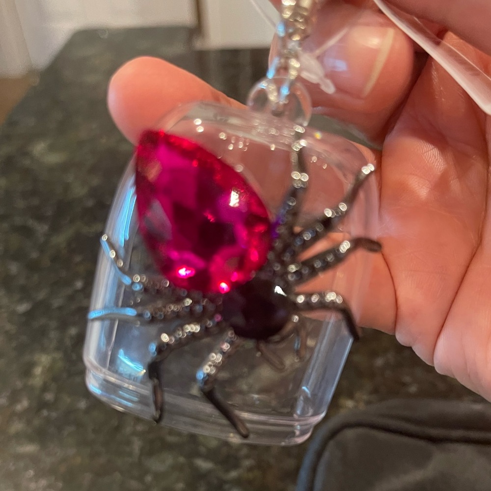 🎃HARD TO FIND🎃BBW SPOOKY SPIDER POCKETBAC HOLDER W/ HOT PINK GEM BODY W/CLIP - Picture 3 of 3